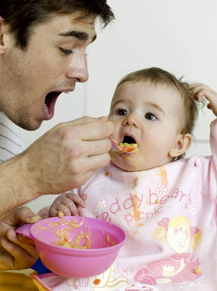 Quelle alimentation je donne à mon bébé de 8 mois ?