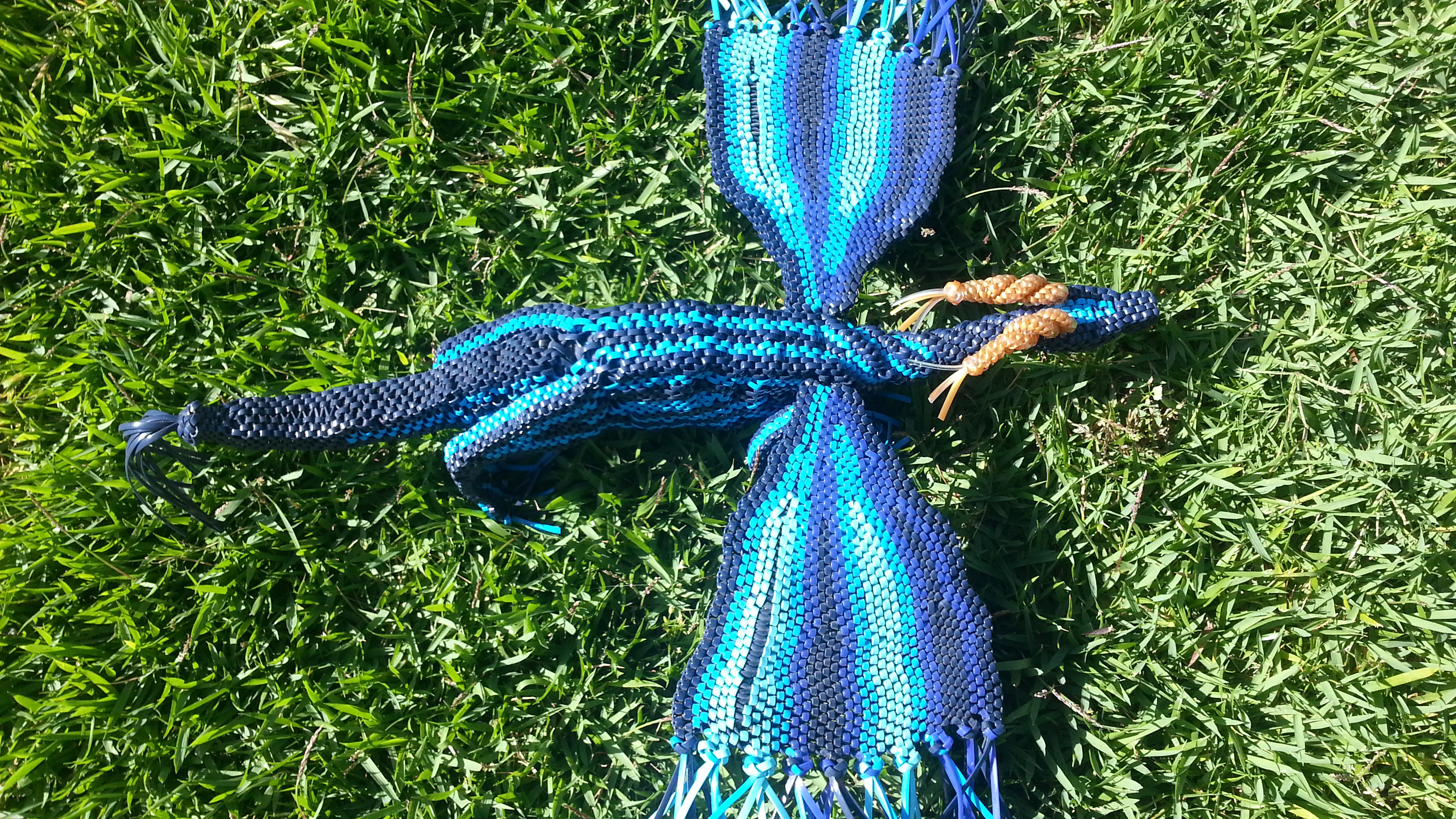 Scoubidou animal en forme de Dragon