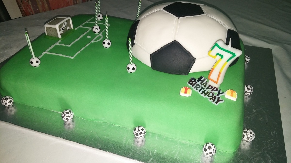 Idées pour gâteau d'anniversaire sur le thème sport