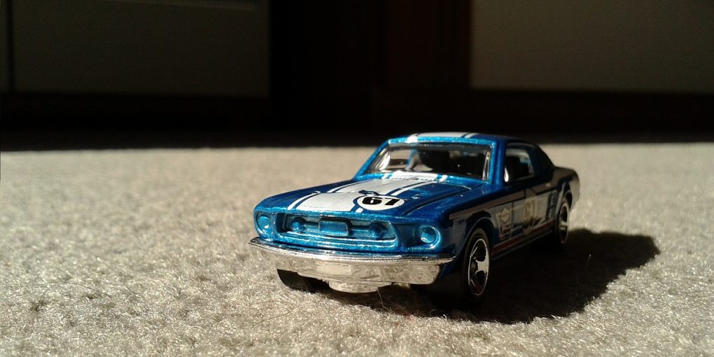 Voiture Hot Wheels bleue